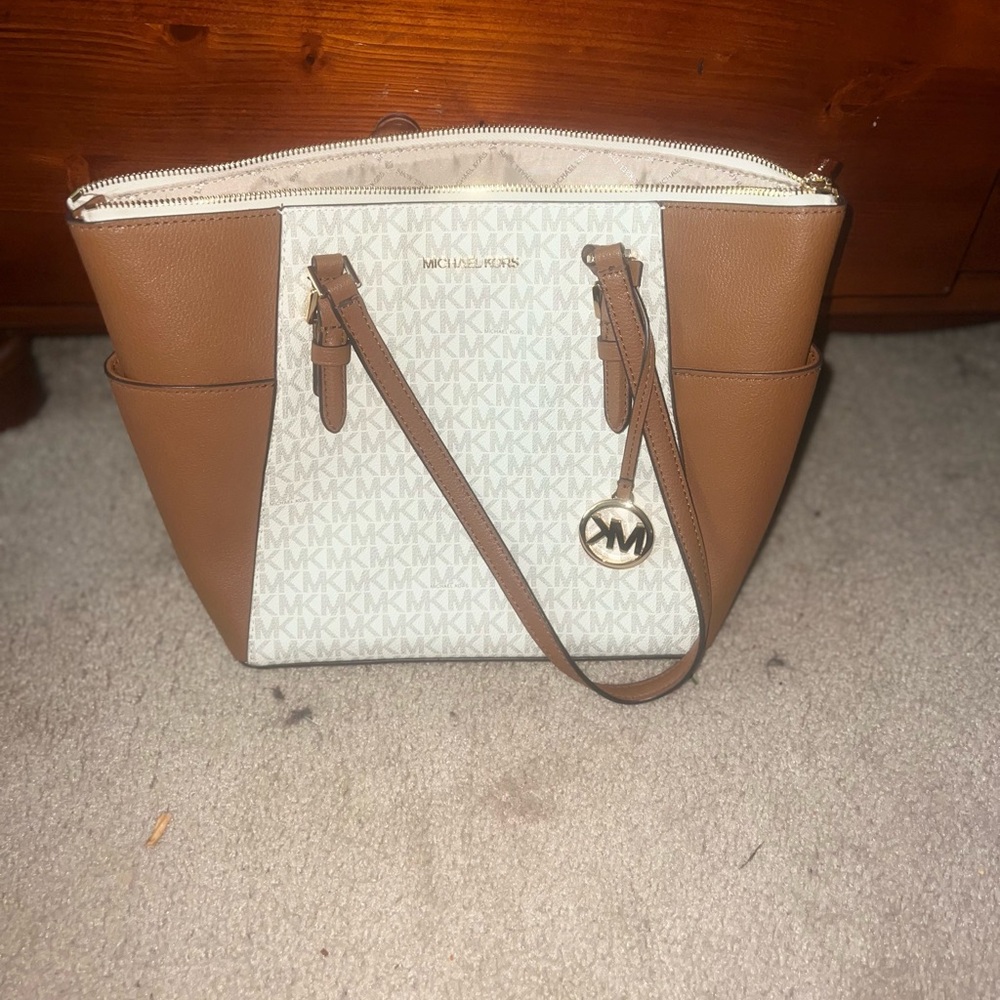 Authentic Micheal Kors purse
